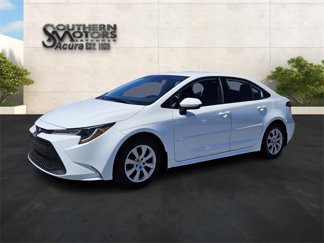 Used 2022 Toyota Corolla LE image 1