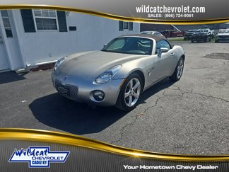 Used 2006 Pontiac Solstice Convertible w/ Premium Package image 1