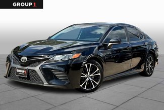Used 2018 Toyota Camry SE image 1
