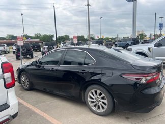 Used 2022 Toyota Camry LE image 1