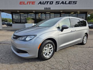 Used 2019 Chrysler Pacifica Touring image 1