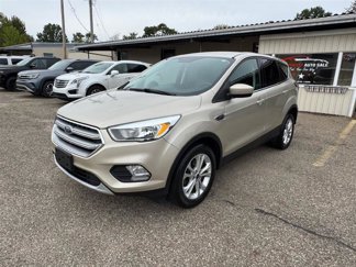 Used 2017 Ford Escape SE image 1