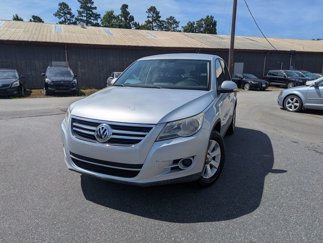 Used 2010 Volkswagen Tiguan S image 1