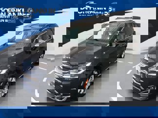 Used 2019 Chrysler Pacifica Limited image 1