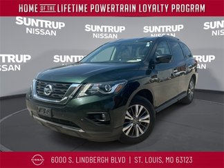 Used 2018 Nissan Pathfinder SL image 1