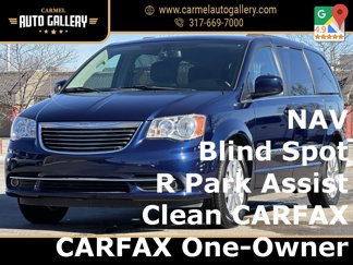 Used 2015 Chrysler Town & Country Touring image 1