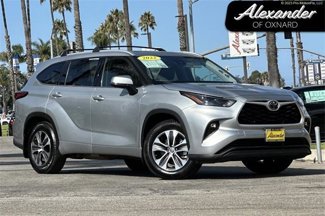 Used 2022 Toyota Highlander XLE image 1