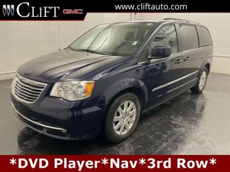 Used 2016 Chrysler Town & Country Touring image 1