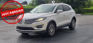 Used 2017 Lincoln MKC Reserve image 1