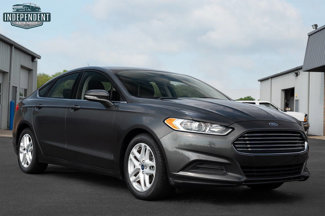 Used 2015 Ford Fusion SE image 1