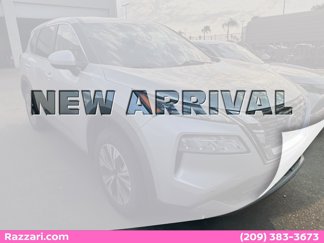 Used 2023 Nissan Rogue SV image 1
