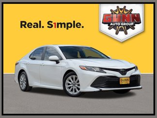 Used 2019 Toyota Camry LE image 1