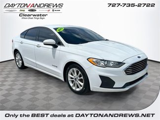 Used 2019 Ford Fusion SE image 1