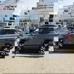 New 2024 Volkswagen Taos SE image 1