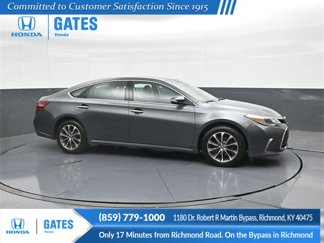 Used 2017 Toyota Avalon XLE image 1