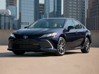 Used 2021 Toyota Camry LE image 1