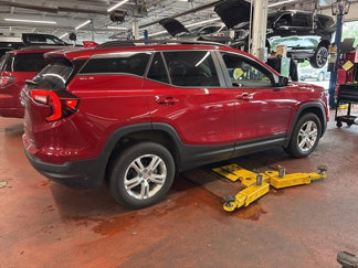 Certified 2022 GMC Terrain SLE w/ Driver Convenience Package image 1