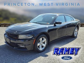 Used 2015 Dodge Charger SXT image 1