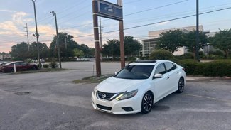 Used 2017 Nissan Altima 2.5 SL w/ Technology Package image 1