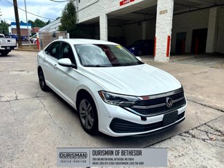 Used 2022 Volkswagen Jetta SE image 1