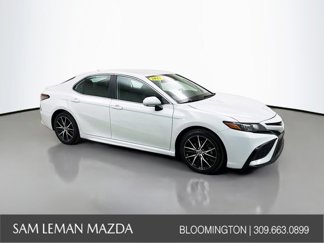 Used 2023 Toyota Camry SE image 1