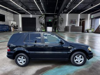 Used 2000 Mercedes-Benz ML 320 4MATIC image 1