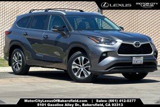 Used 2023 Toyota Highlander XLE image 1