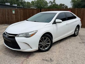 Used 2015 Toyota Camry SE image 1