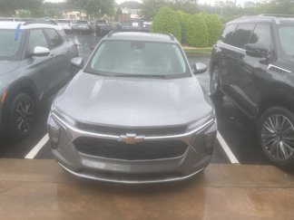 Used 2025 Chevrolet Trax LT w/ Driver Confidence Package image 1