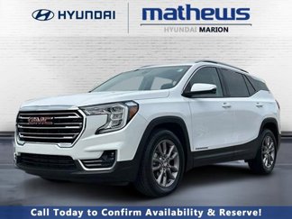 Used 2023 GMC Terrain SLT image 1