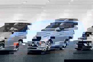 Used 2023 Chrysler Pacifica Touring-L image 1