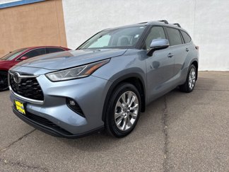 Used 2022 Toyota Highlander Limited image 1
