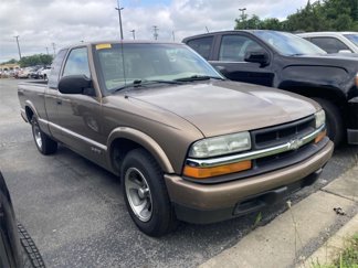 Used 2002 Chevrolet S10 Pickup LS w/ LS Preferred Equipment Group image 1