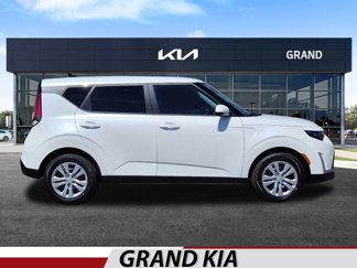 New 2025 Kia Soul LX image 1