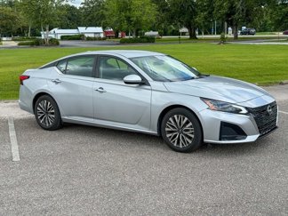 Used 2023 Nissan Altima 2.5 SV image 1