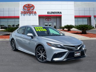 Used 2023 Toyota Camry SE image 1