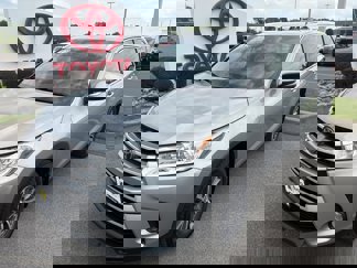 Used 2019 Toyota Highlander XLE image 1
