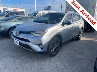 Used 2018 Toyota RAV4 Limited image 1