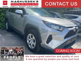 Used 2021 Toyota RAV4 LE image 1