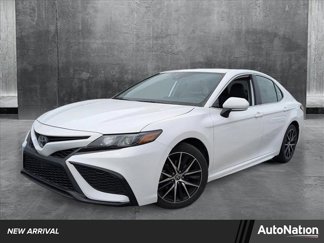 Used 2023 Toyota Camry SE image 1
