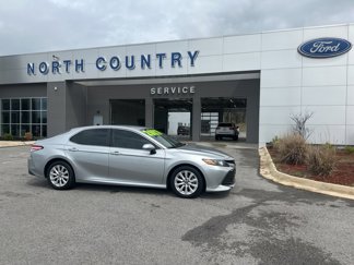 Used 2018 Toyota Camry LE image 1
