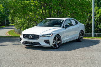 Used 2025 Volvo S60 B5 Core image 1