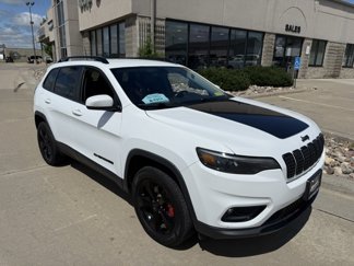 Used 2020 Jeep Cherokee Latitude Plus image 1