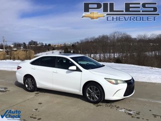 Used 2016 Toyota Camry SE image 1