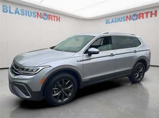 Used 2022 Volkswagen Tiguan SE w/ Panoramic Sunroof Package image 1