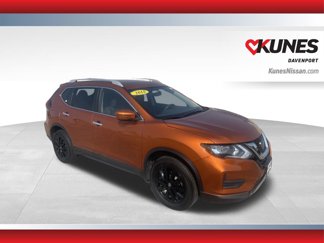 Used 2018 Nissan Rogue SV w/ Premium Package image 1