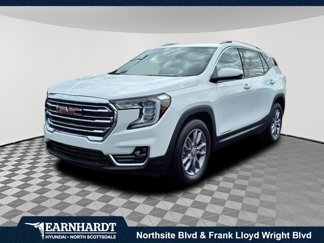 Used 2024 GMC Terrain SLT image 1