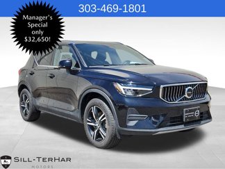 Certified 2025 Volvo XC40 B5 Core image 1
