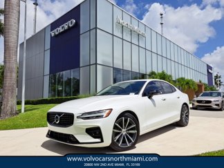 Used 2021 Volvo S60 T5 Momentum w/ Premium Package image 1
