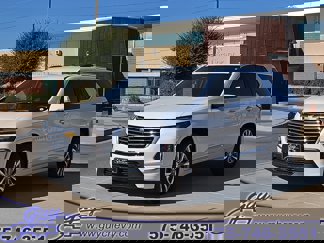 Used 2023 Chevrolet Traverse Premier video 1